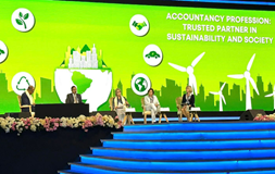 Merran Kelsall FCPA, President and Chairman of CPA Australia speaking at the plenary session in the main auditorium: ’Accountancy Profession: Trusted Partner in Sustainability and Society’