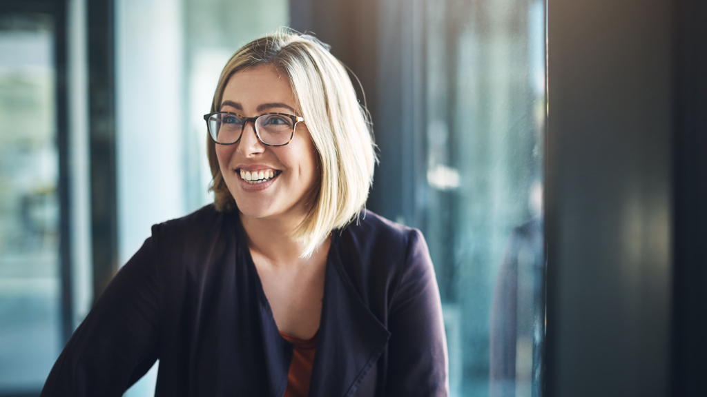 Happy-caucasian-woman-smiling