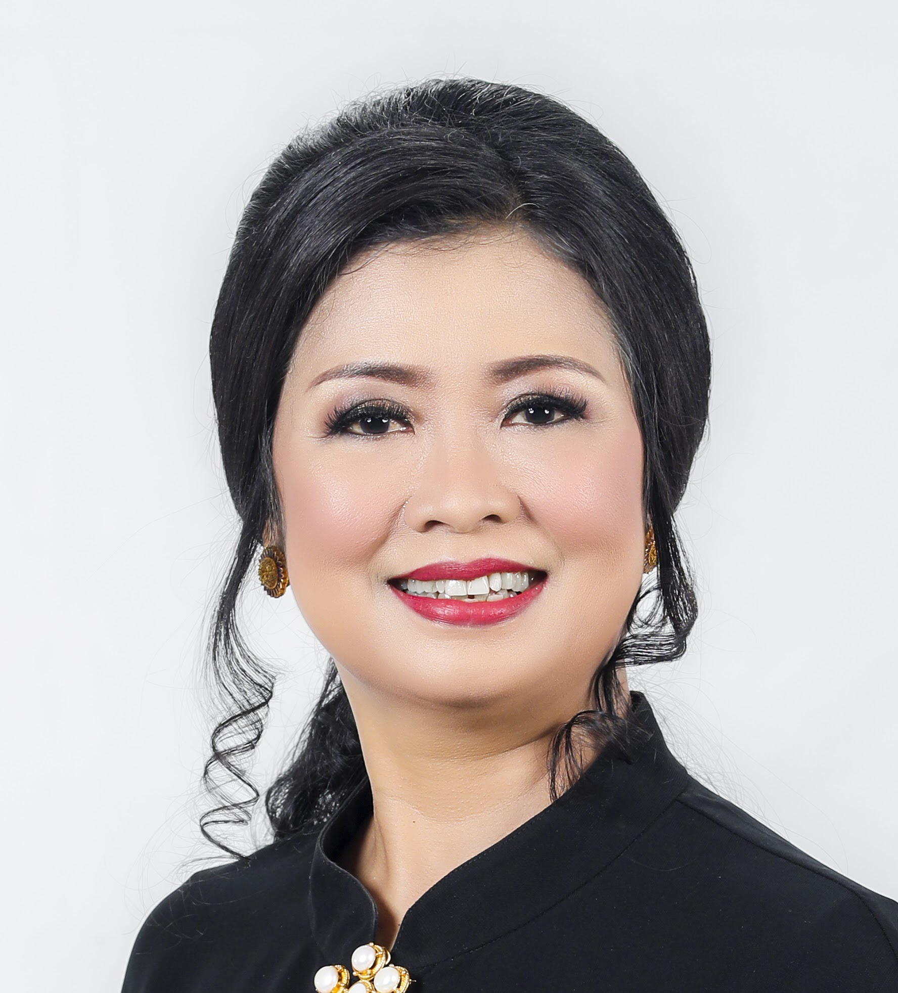 portrait of Evi Afiatin