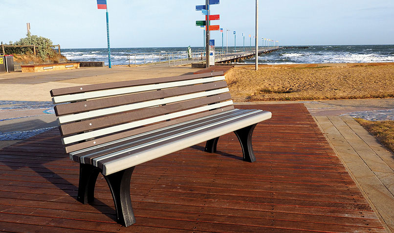 A recycled-plastic bench, produced by Replas.