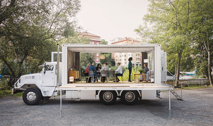 people truck