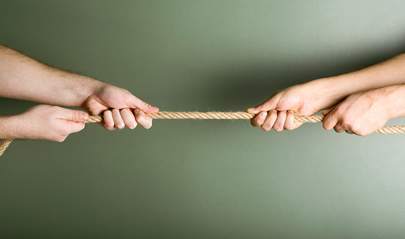 hands tug of war