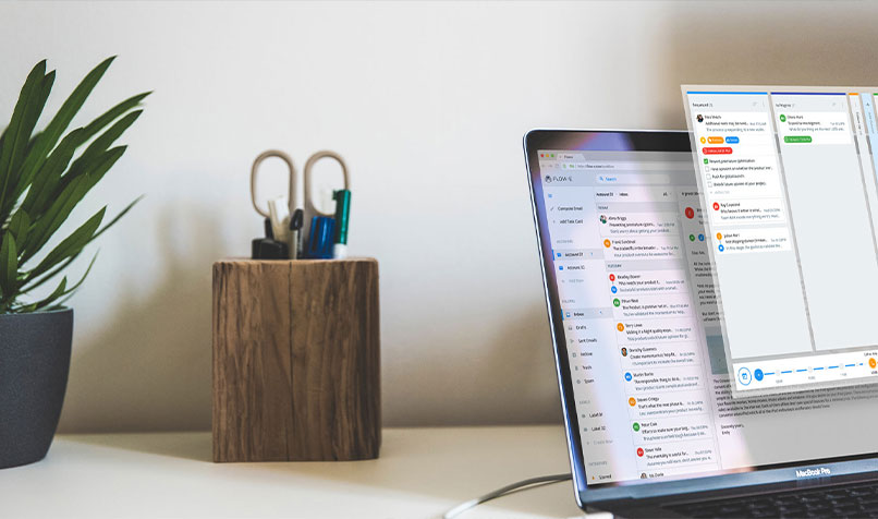 Flow-e-laptop on desk