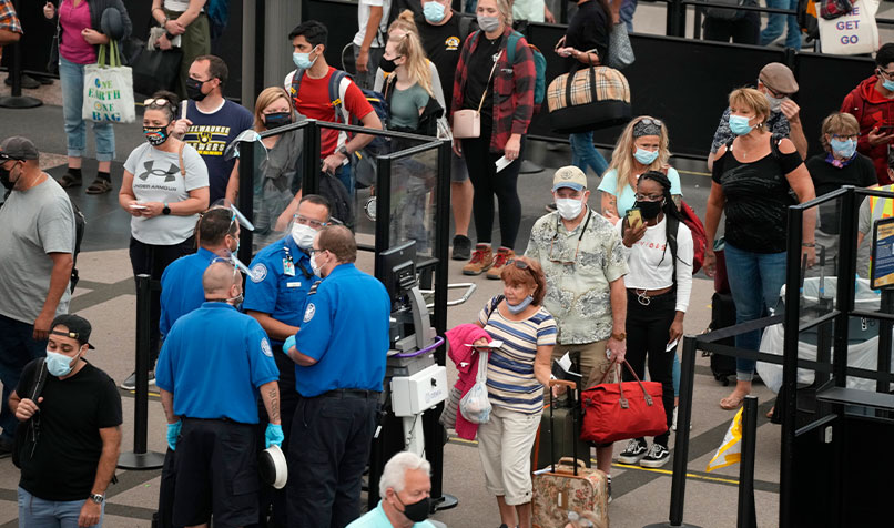 People airport face masks
