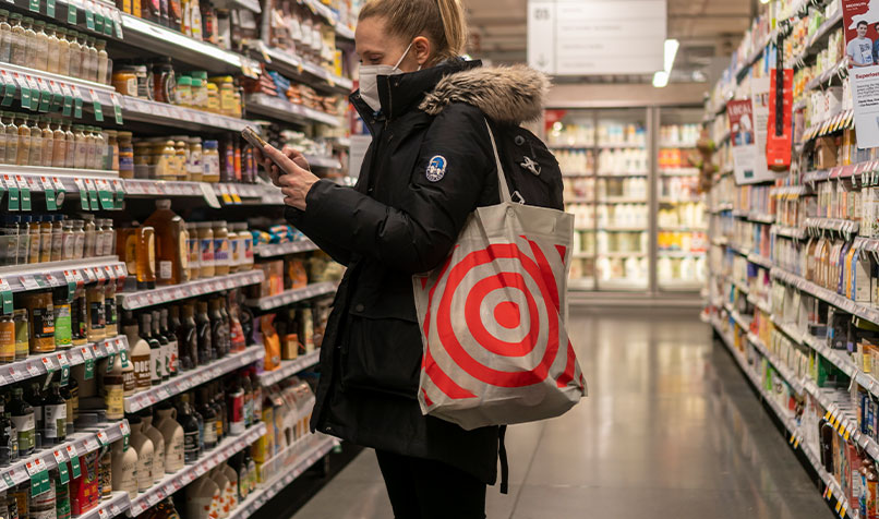 Face mask person supermarket