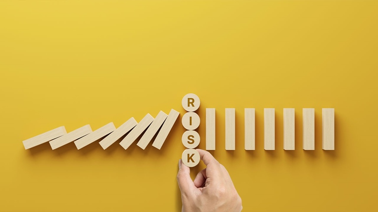 3 ways to manage payroll risk | INTHEBLACK