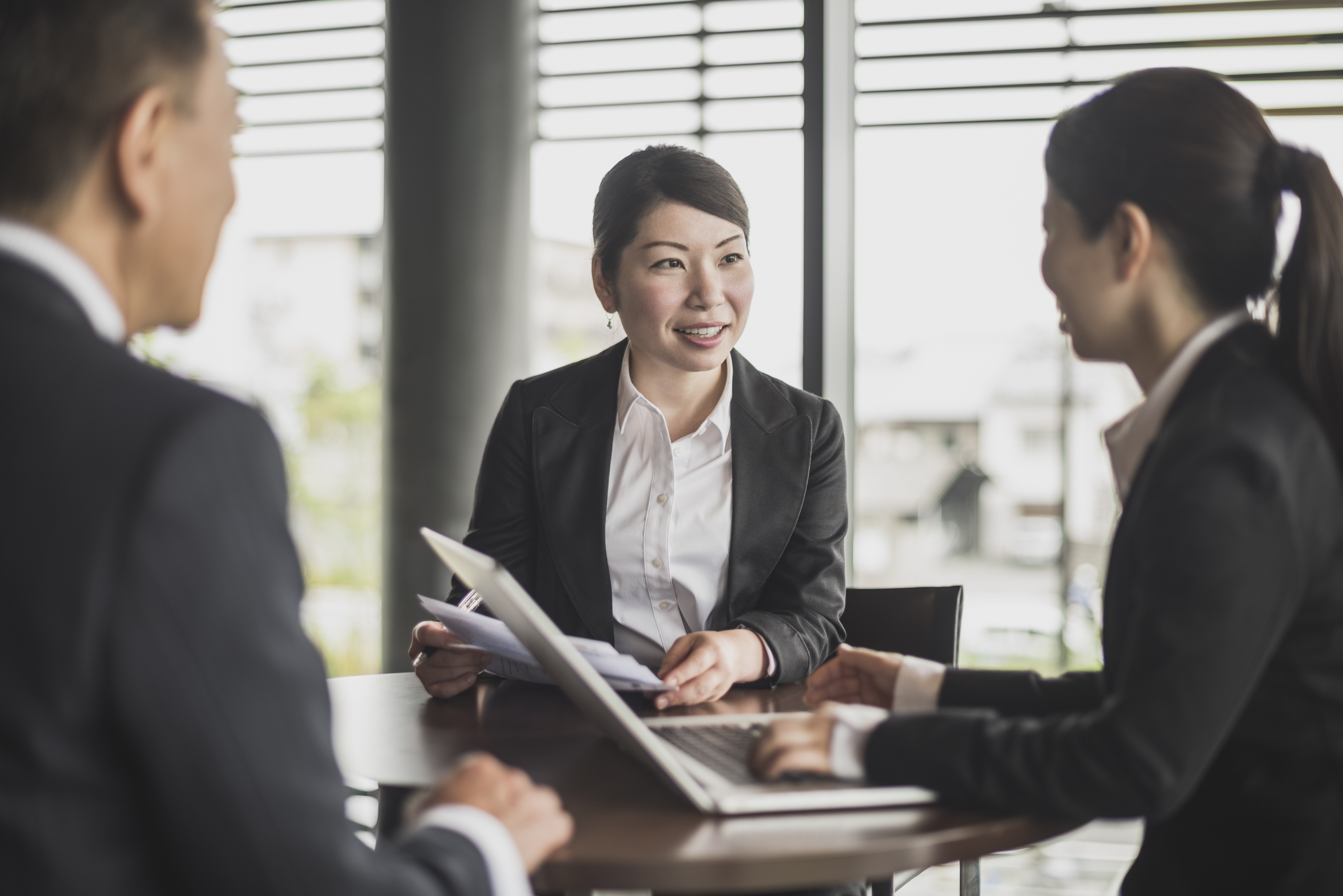 Corporate-team-meeting