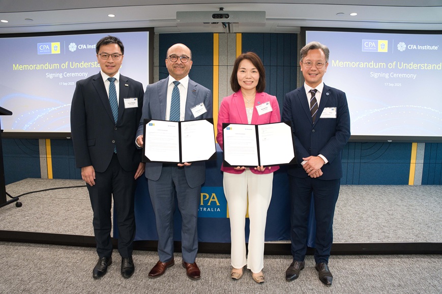 CPA Australia and CFA Institute officially signed a Memorandum of Understanding (MoU). From left to right: Cyrus Cheung FCPA, Divisional Deputy President of Greater China, CPA Australia; Professor Dale Pinto FCPA, President and Chair of the Board, CPA Australia; Brenda Hou CFA, Senior Head, APAC of CFA Institute; Matthew Chan, Managing Director of CFA Society Hong Kong.