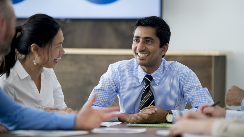 Diverse-colleagues-presentation